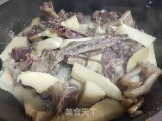 冬笋炖板鹅的做法步骤：7