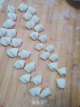 荠菜煎饺的做法步骤：11
