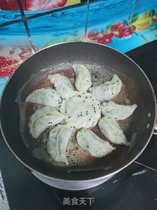 荠菜煎饺的做法步骤：20