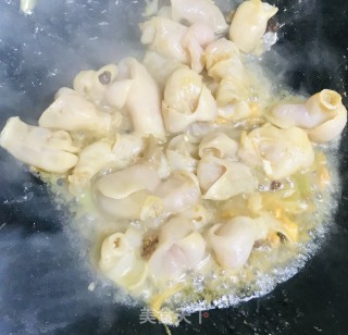 洋葱炒鱼肚的做法步骤：7