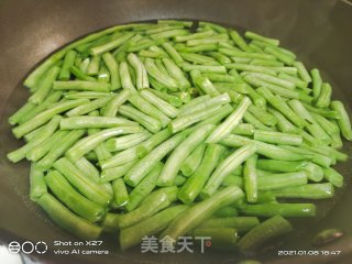 肉片炒豆角的做法步骤：4
