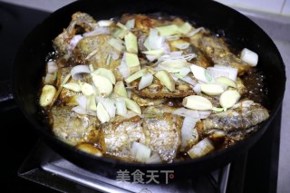 红烧带鱼的做法步骤：8