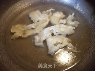 羊肚菌海参鸡汤的做法步骤：7