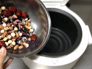 八宝粥（腊八粥）的做法步骤：3