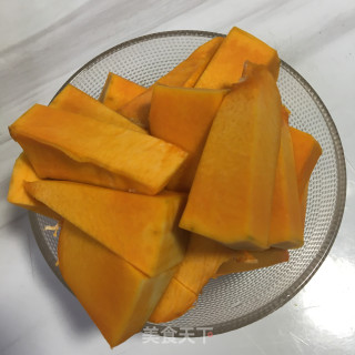 南瓜双米粥的做法步骤：2