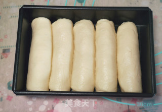 超软又拉丝的淡奶油排包的做法步骤：9