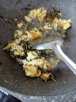 鸡蛋炒外婆菜的做法步骤：9