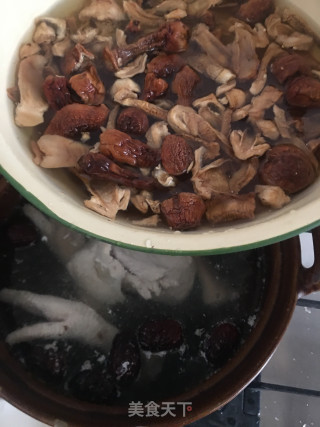 双菌鸡汤的做法步骤：8