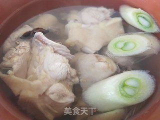 高丽参鸡汤的做法步骤：3