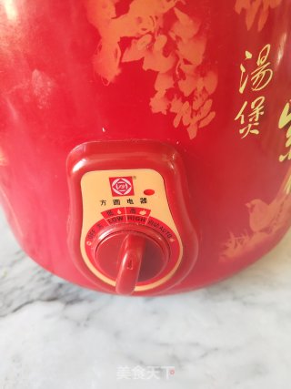 高丽参鸡汤的做法步骤：4