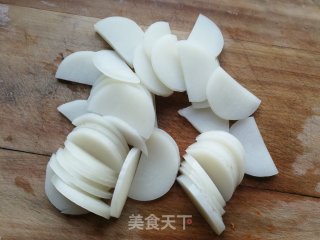 香菇鸭蛋年糕汤的做法步骤：1