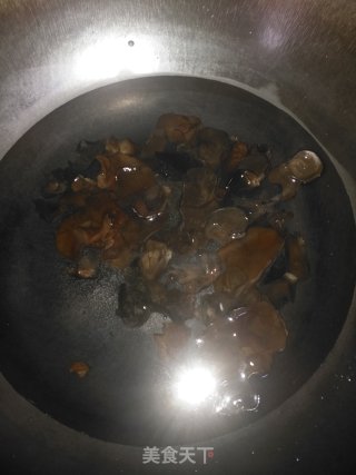 凉拌黄瓜腐竹木耳的做法步骤：4