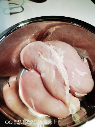老北京鸡肉卷的做法步骤：1