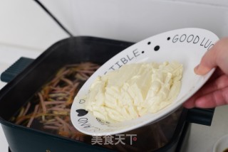 暖身开胃酸辣汤的做法步骤：6
