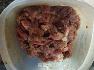 洋葱炒牛肉的做法步骤：3