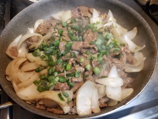 洋葱炒牛肉的做法步骤：8