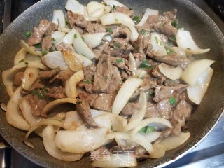 洋葱炒牛肉的做法步骤：9