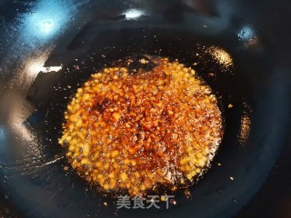 火麻仁绿豆芽炒鸭血的做法步骤：1