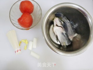 儿童餐之番茄鱼汤面❤️营养鲜美，开胃补钙的做法步骤：1