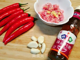 新年菜谱（六）年夜饭上的喜庆鞭炮金针菇的做法步骤：2