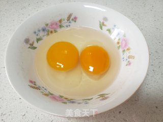 红萝卜炒鹅蛋的做法步骤：3