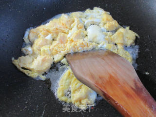 鸡蛋炒油麦菜的做法步骤：5
