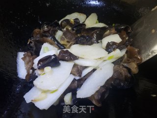 山药炒木耳的做法步骤：4