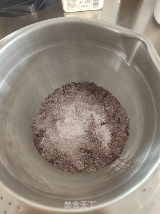 巧克力树桩蛋糕卷的做法步骤：1