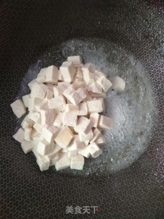 时蔬炒豆腐的做法步骤：2