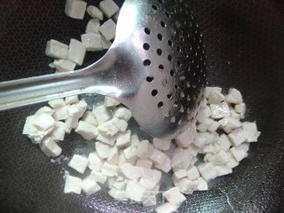 时蔬炒豆腐的做法步骤：3