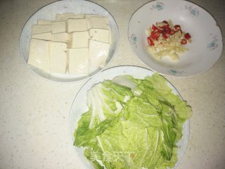 白菜豆腐煲的做法步骤：1