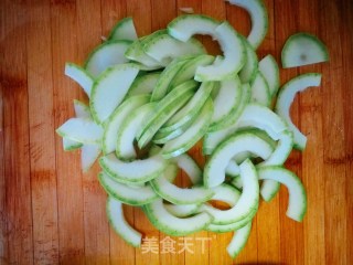 酱炒角瓜鸡蛋的做法步骤：2