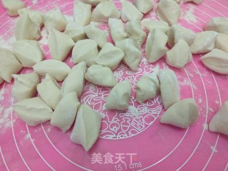 韭菜猪肉馅水饺的做法步骤：6