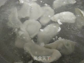 韭菜猪肉馅水饺的做法步骤：7