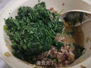 冻山芹菜猪肉馅水饺的做法步骤：4