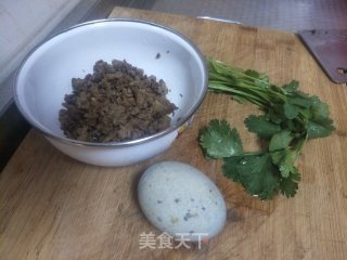 皮蛋瘦肉粥的做法步骤：1