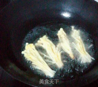 炸金针菇的做法步骤：7
