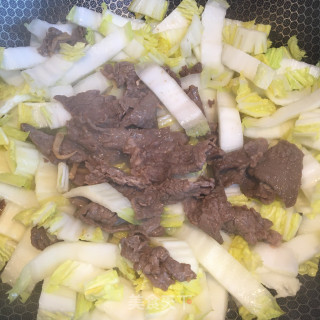牛肉白菜汤年糕的做法步骤：6