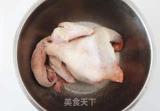 家庭版脆皮烤鸡，做法简单易懂的做法步骤：1