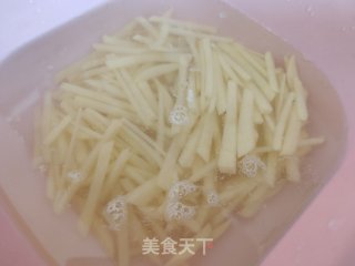 土豆炒洋葱的做法步骤：3