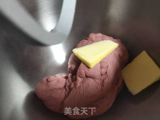 红红火火豆沙面包的做法步骤：3