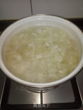 银耳红豆羹的做法步骤：2
