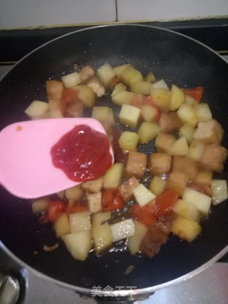 番茄土豆炖豆腐的做法步骤：5