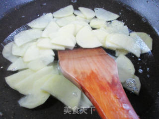 西葫芦炒土豆片的做法步骤：2