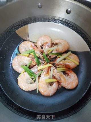 姜葱蒸虾的做法步骤：7