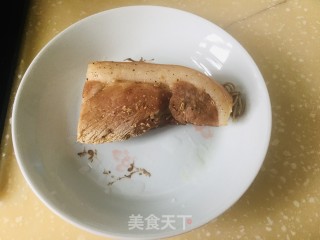 酸菜粉条炒腊肉的做法步骤：1