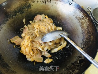 酸菜粉条炒腊肉的做法步骤：8