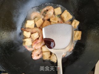 青椒豆泡烧大虾的做法步骤：7