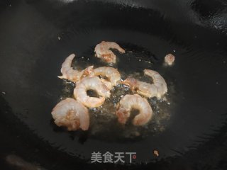 西葫芦虾仁炒鸡蛋的做法步骤：5