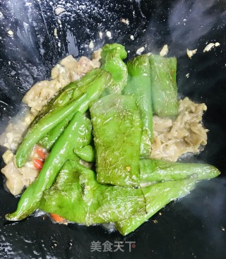 虎皮尖椒炒肥牛的做法步骤：7